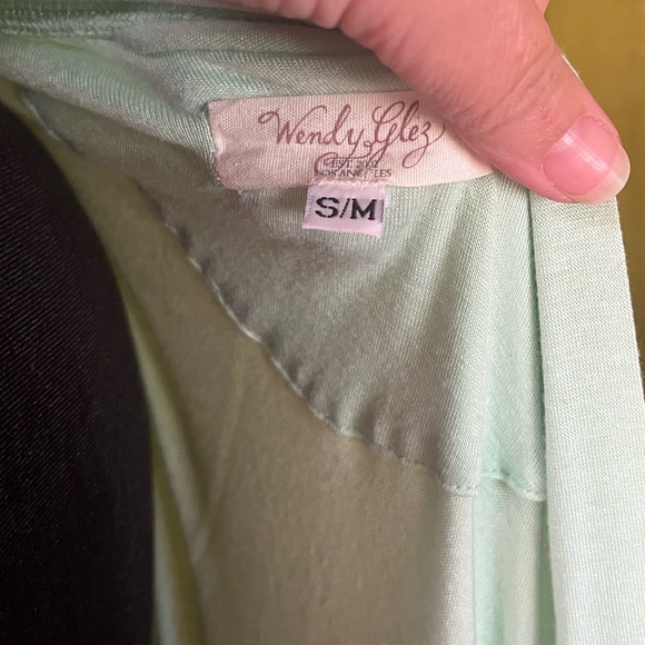 Wendy Glez Robe - Picture 8 of 8